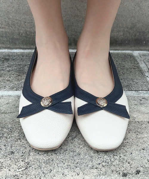 an another angelus(アンアナザーアンジェラス)の「クロスタイデザインパンプス/ fint フィント(パンプス・レディース・ホワイト×ネイビー/ブラック×ホワイト・L/M/S)」の8枚目の写真