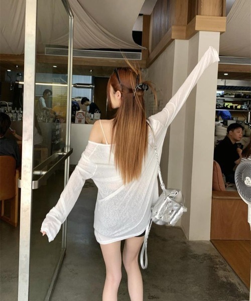 LETee(レティー)の「シアーオフショルダートップス(Tシャツ/カットソー・レディース・ベージュ/ホワイト/ブラック/ブルー・FREE)」の15枚目の写真