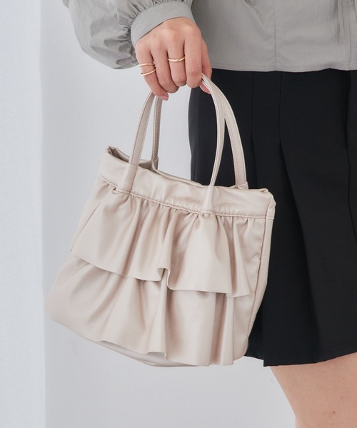 MAGASIN DE MODE Chou Chou(マガジンデモードシュシュ)の「【MAGASIN DE MODE Chou Chou】ラッフルミディトート フリル ミニトート バッグ ガーリー SNBD(トートバッグ・レディース・シルバー/ブラック/アイボリー・FREE)」の22枚目の写真