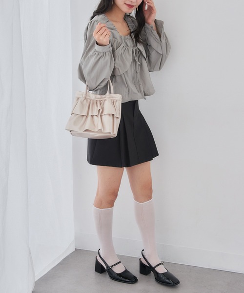 MAGASIN DE MODE Chou Chou(マガジンデモードシュシュ)の「【MAGASIN DE MODE Chou Chou】ラッフルミディトート フリル ミニトート バッグ ガーリー SNBD(トートバッグ・レディース・シルバー/ブラック/アイボリー・FREE)」の5枚目の写真