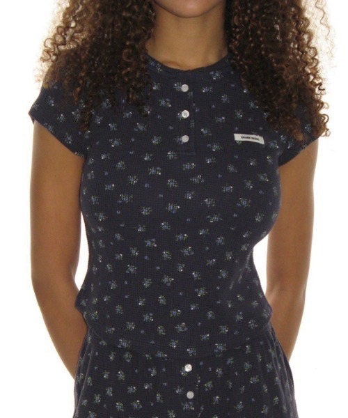 CRANK（クランク）の「【CRANK】FLOWER HENLEY NECK TOP