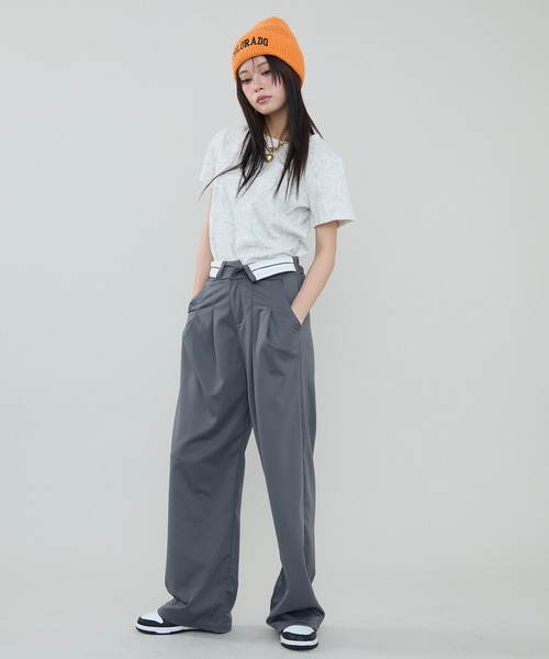 SEN TOKYO（セントーキョー）の「シンプルな中にトレンド感をプラス。ハイウエストロールダウン スラックス（スラックス・レディース・グレー/ブラック・S/M/L）」の5枚目の写真