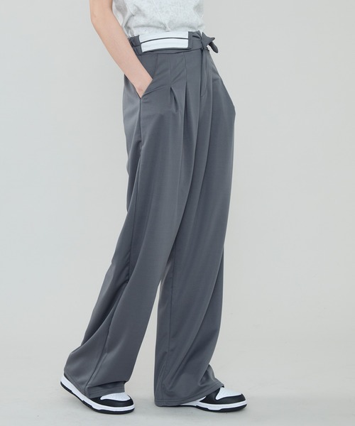 SEN TOKYO（セントーキョー）の「シンプルな中にトレンド感をプラス。ハイウエストロールダウン スラックス（スラックス・レディース・グレー/ブラック・S/M/L）」の3枚目の写真