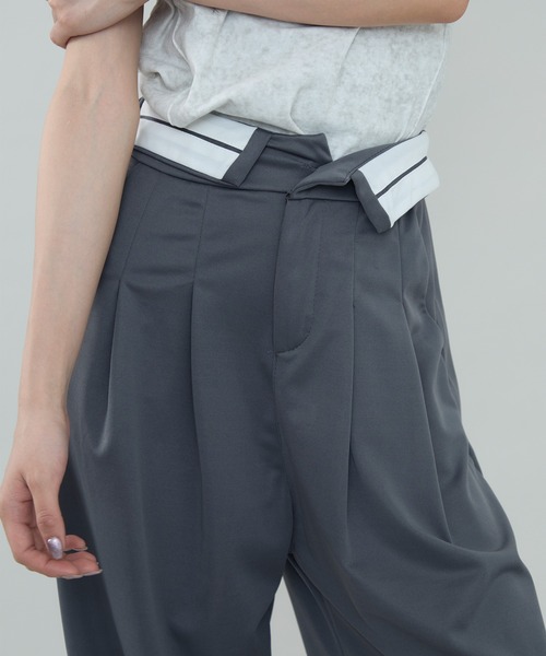 SEN TOKYO（セントーキョー）の「シンプルな中にトレンド感をプラス。ハイウエストロールダウン スラックス（スラックス・レディース・グレー/ブラック・S/M/L）」の14枚目の写真