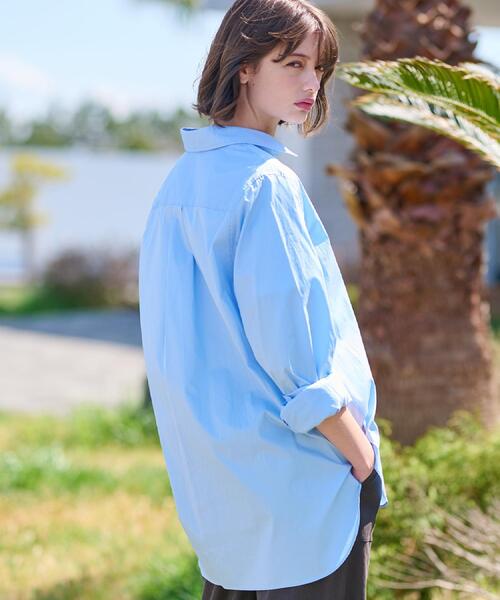 DRESSTERIOR（ドレステリア）の「◆【CLASSY.12月号掲載】オーバーサイズシャツ（シャツ/ブラウス・レディース・サックスブルー/ホワイト・38/36/34）」の11枚目の写真