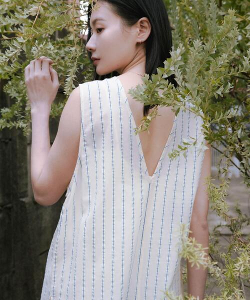 URBAN RESEARCH（アーバンリサーチ）の「new basic　インドコットンサッカーストライプワンピース（ワンピース・レディース・ライトベージュ/レッド・FREE）」の14枚目の写真