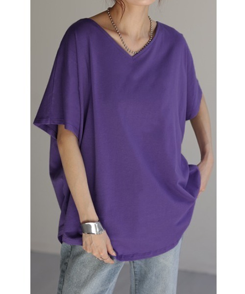 HUG.U(ハグユー)の「VネックドルマンTシャツ(Tシャツ/カットソー・レディース・グレイッシュブルー/カーキ/イエロー/グレー/レッド/パープル/ブラック/ホワイト・FREE)」の17枚目の写真