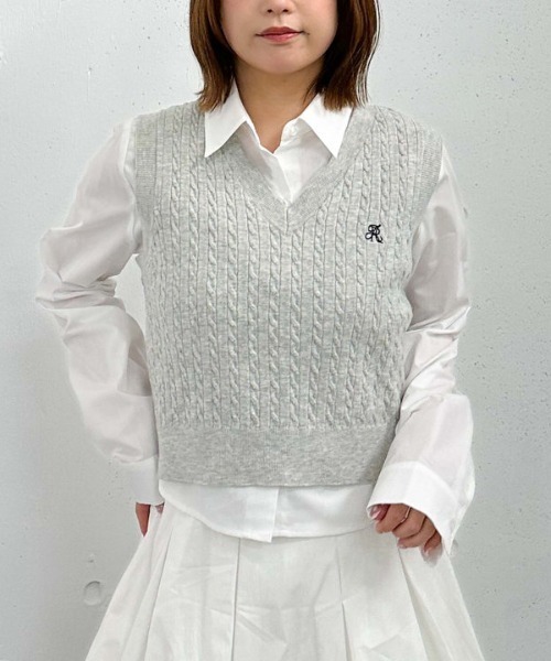 archives（アルシーヴ）の「Ｖネックケーブルニットベスト×シャツＳＥＴ（アンサンブル・レディース・ピンク/ネイビー/シルバーグレー/グレー・MEDIUM）」の12枚目の写真