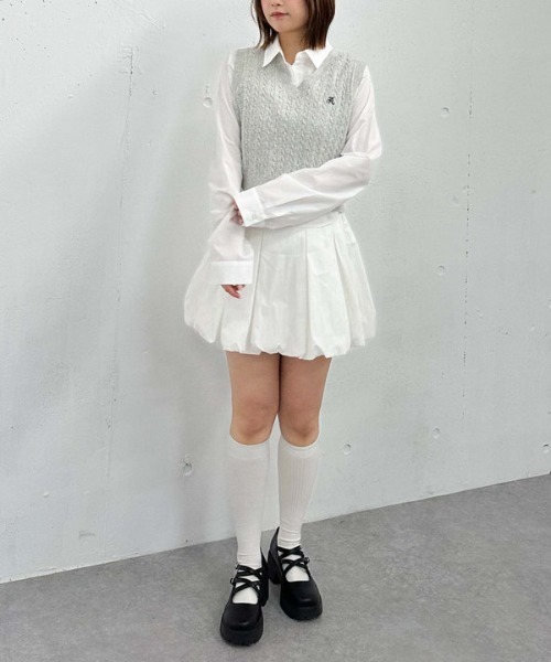 archives（アルシーヴ）の「Ｖネックケーブルニットベスト×シャツＳＥＴ（アンサンブル・レディース・ピンク/ネイビー/シルバーグレー/グレー・MEDIUM）」の16枚目の写真