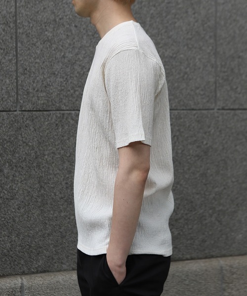 MEN'S BIGI（メンズビギ）の「リネンブレンド楊柳リブネックTシャツ（Tシャツ/カットソー・メンズ・ネイビー/ピンク/グレー/ホワイト・02/03/04/01）」の6枚目の写真