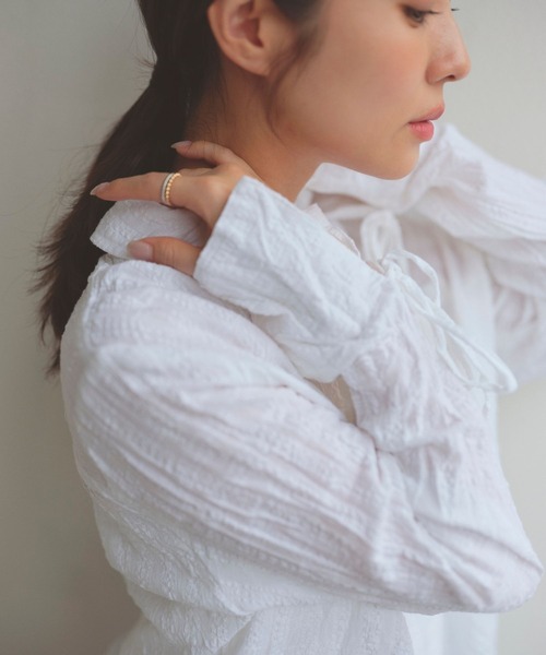 N WITH.（エヌウィズ）の「ワッシャーリボンシャツ（シャツ/ブラウス・レディース・ベージュ/ホワイト・FREE）」の5枚目の写真