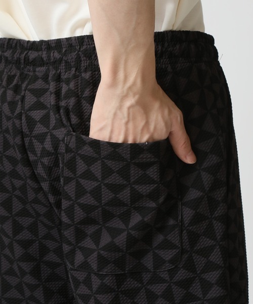 TopIsm(トップイズム)の「リップル素材 総柄7分丈パンツ(その他パンツ・メンズ・その他2/その他5/その他1/その他4/その他3・M/LL/L)」の22枚目の写真