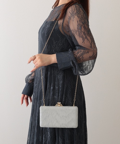 Lace Ladies(レースレディース)の「ビジュー バックル付き ラメ ウェーブ バッグ(クラッチバッグ・レディース・ブラック/ベージュ/ピンク/シルバー/シャンパン・FREE)」の14枚目の写真