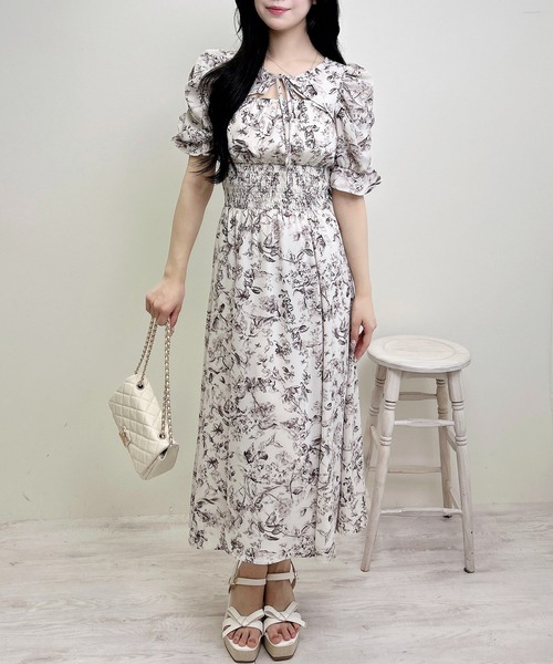 INGNI（イング）の「デコルテオープン花柄ワンピース（ワンピース・レディース・ホワイト系1/ホワイト×ネイビー・M）」の11枚目の写真