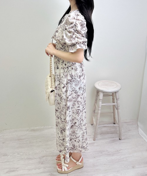 INGNI（イング）の「デコルテオープン花柄ワンピース（ワンピース・レディース・ホワイト系1/ホワイト×ネイビー・M）」の8枚目の写真