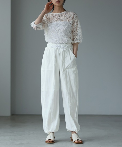 itto...(イット)の「ナチュラルワッシャー裾ドロスト付2WAYバレルレッグパンツ(その他パンツ・レディース・ブラック/オフホワイト/ライトオリーブ/ダークカーキ・M)」の12枚目の写真