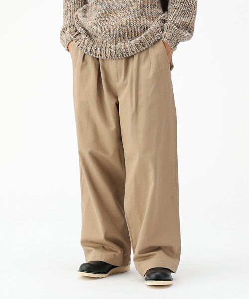 BEAMS（ビームス）の「ワイドストレート 2プリーツ チノ パンツ（その他パンツ・メンズ・ベージュ/ネイビー/チャコールグレー・S/M/L/XL）」の3枚目の写真