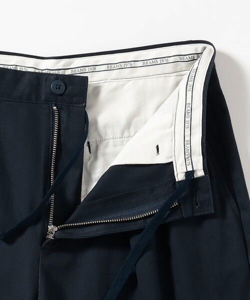 BEAMS（ビームス）の「ワイドストレート 2プリーツ チノ パンツ（その他パンツ・メンズ・ベージュ/ネイビー/チャコールグレー・S/M/L/XL）」の18枚目の写真