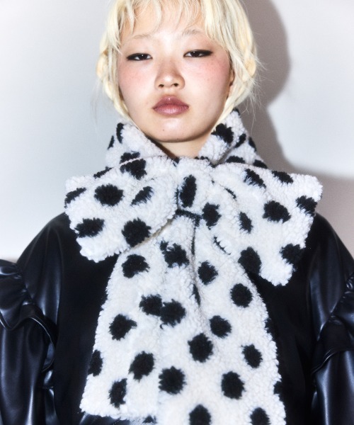 Candy Stripper(キャンディストリッパー)の「RIBBON マフラー(マフラー・レディース・オフホワイト/ピンク/ライトブルー/ブラック/ホワイト×ブラック/ベージュ・FREE)」の3枚目の写真