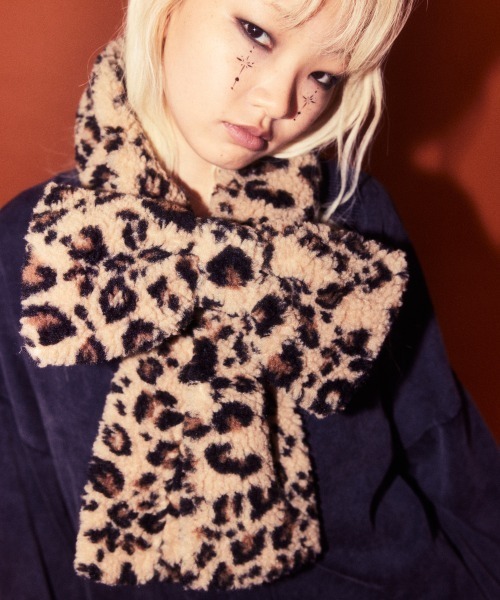 Candy Stripper(キャンディストリッパー)の「RIBBON マフラー(マフラー・レディース・オフホワイト/ピンク/ライトブルー/ブラック/ホワイト×ブラック/ベージュ・FREE)」の5枚目の写真