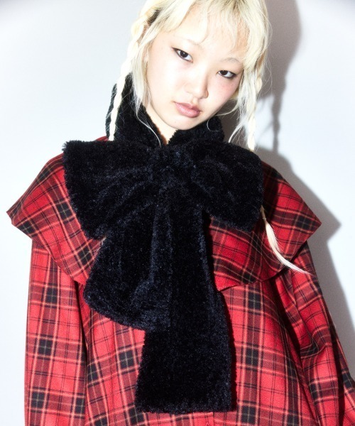 Candy Stripper(キャンディストリッパー)の「RIBBON マフラー(マフラー・レディース・オフホワイト/ピンク/ライトブルー/ブラック/ホワイト×ブラック/ベージュ・FREE)」の10枚目の写真