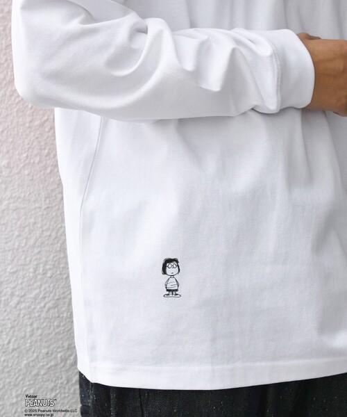 PEANUTS(ピーナッツ)の「SHIPS any: SNOOPY コラボ 75th グラフィック プリント Tシャツ(ロンT)◇(Tシャツ/カットソー・メンズ・ホワイト系/ライトホワイト/ブラック/ホワイト・MEDIUM/LARGE/X-LARGE)」の11枚目の写真
