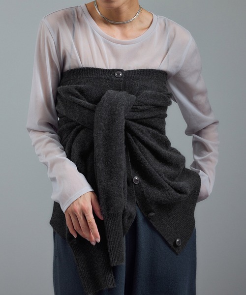 SALON adam et rope'(サロン アダム エ ロペ)の「カシミヤクルーネックニットカーディガン(カーディガン/ボレロ・レディース・ベージュ系その他/イエロー系その他/チャコールグレー・FREE)」の4枚目の写真