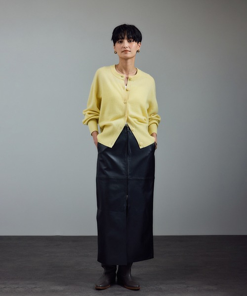 SALON adam et rope'(サロン アダム エ ロペ)の「カシミヤクルーネックニットカーディガン(カーディガン/ボレロ・レディース・ベージュ系その他/イエロー系その他/チャコールグレー・FREE)」の13枚目の写真