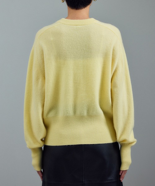SALON adam et rope'(サロン アダム エ ロペ)の「カシミヤクルーネックニットカーディガン(カーディガン/ボレロ・レディース・ベージュ系その他/イエロー系その他/チャコールグレー・FREE)」の17枚目の写真
