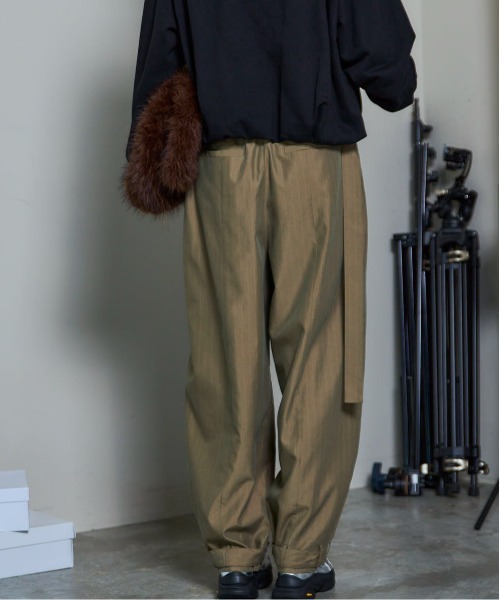 MAISON SPECIAL(メゾンスペシャル)の「Suching Work Pants/スーチングワークパンツ(スラックス・レディース・グレー/カーキ/ブラック・38/36)」の13枚目の写真