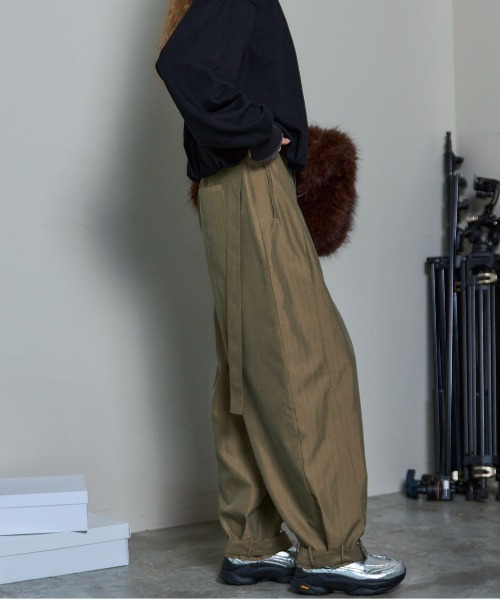 MAISON SPECIAL(メゾンスペシャル)の「Suching Work Pants/スーチングワークパンツ(スラックス・レディース・グレー/カーキ/ブラック・38/36)」の14枚目の写真