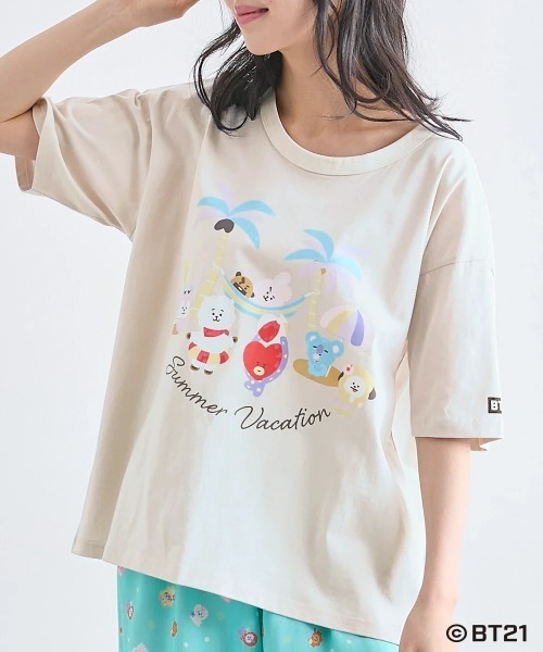 SMILE LAND（スマイルランド）の「【BT21】ゆるシルエットプリントTシャツ＜大きいサイズ有＞（Tシャツ/カットソー・レディース・ブラック/オフホワイト/オートミール/ライトパープル/ネイビー系・S～Ｍ/L～LL/3L～4L/5L～6L）」の3枚目の写真