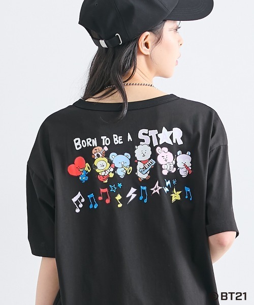 SMILE LAND（スマイルランド）の「【BT21】ゆるシルエットプリントTシャツ＜大きいサイズ有＞（Tシャツ/カットソー・レディース・ブラック/オフホワイト/オートミール/ライトパープル/ネイビー系・S～Ｍ/L～LL/3L～4L/5L～6L）」の2枚目の写真