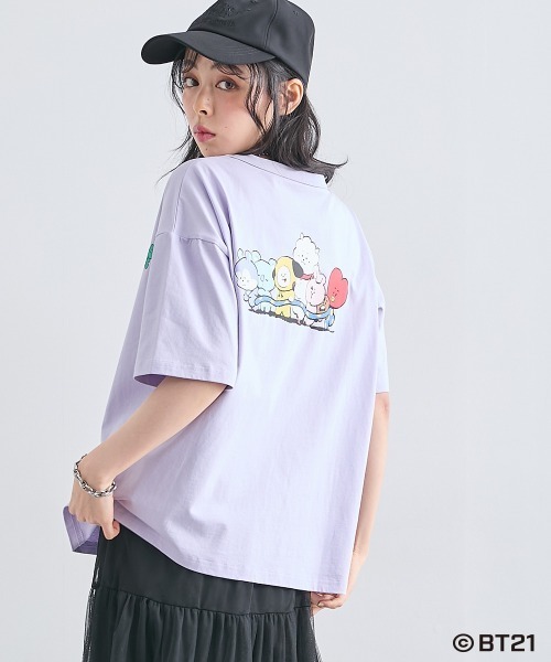 SMILE LAND（スマイルランド）の「【BT21】ゆるシルエットプリントTシャツ＜大きいサイズ有＞（Tシャツ/カットソー・レディース・ブラック/オフホワイト/オートミール/ライトパープル/ネイビー系・S～Ｍ/L～LL/3L～4L/5L～6L）」の13枚目の写真