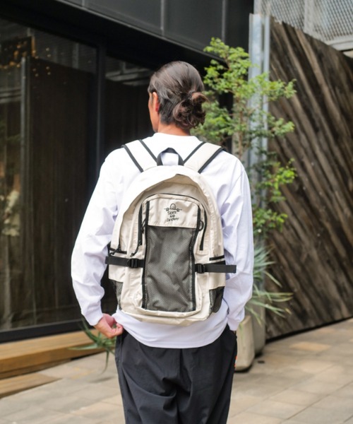 THRASHER(スラッシャー)の「【THRASHER/スラッシャー】BackPack 30L 撥水加工 バックパック(バックパック/リュック・メンズ・ブラック/ブラック系その他/オフホワイト・FREE)」の2枚目の写真