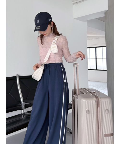 SNIDEL(スナイデル)の「【WEB限定カラーあり】UVカットスウェットワイドパンツ(スウェットパンツ・レディース・その他/ネイビー/グリーン/グレー/ライトピンク・1/0)」の17枚目の写真