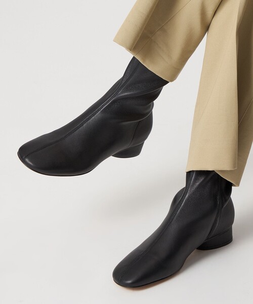 ODETTE E ODILE(オデットエオディール)の「ソフトストレッチ ショートブーツ25↑(ブーツ・レディース・オフホワイト/ブラック・22.5cm/23.5cm/23cm/24.5cm/24cm/25cm)」の7枚目の写真