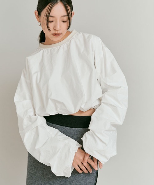W:Huku（フーク）の「タイプライター ショート バルーン ブラウス トップス / Cotton Typewriter Short Balloon Top（その他トップス・レディース・オフホワイト/グレー/ブラック・FREE）」の2枚目の写真