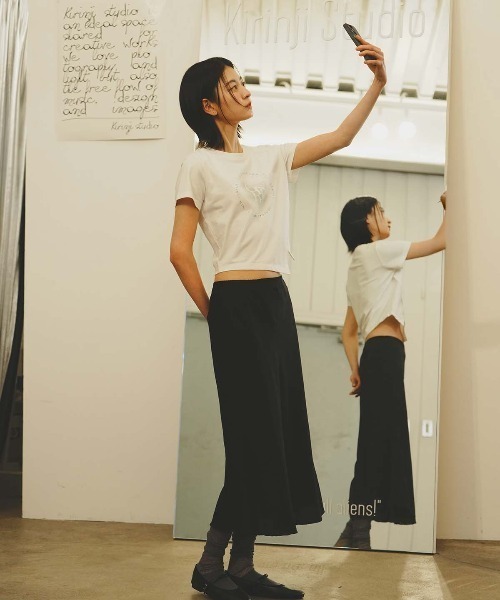 GENERAL IDEA（ジェネラルアイデア）の「GENERAL IDEA/ジェネラルアイディア unbalance silket span artwork half t-shirts Tシャツ（Tシャツ/カットソー・レディース・カーキ/ブラック/ホワイト・S/M/L）」の9枚目の写真