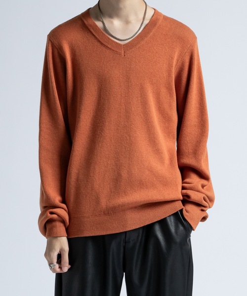 CASPER JOHN（キャスパージョン）の「Wool cotton high gauge V-neck sweater / ウールコットンハイゲージVネックセーター（ニット/セーター・メンズ・オレンジ/ブラック/アイボリー/ブルー・LARGE/MEDIUM/SMALL/X-SMALL）」の8枚目の写真