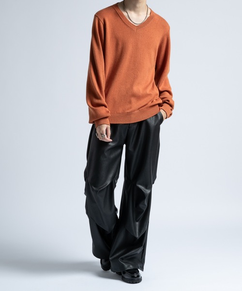 CASPER JOHN（キャスパージョン）の「Wool cotton high gauge V-neck sweater / ウールコットンハイゲージVネックセーター（ニット/セーター・メンズ・オレンジ/ブラック/アイボリー/ブルー・LARGE/MEDIUM/SMALL/X-SMALL）」の12枚目の写真