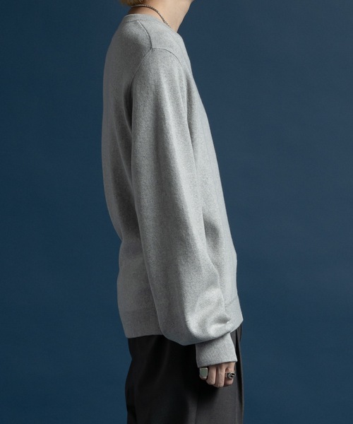 CASPER JOHN（キャスパージョン）の「Wool cotton high gauge V-neck sweater / ウールコットンハイゲージVネックセーター（ニット/セーター・メンズ・オレンジ/ブラック/アイボリー/ブルー・LARGE/MEDIUM/SMALL/X-SMALL）」の16枚目の写真