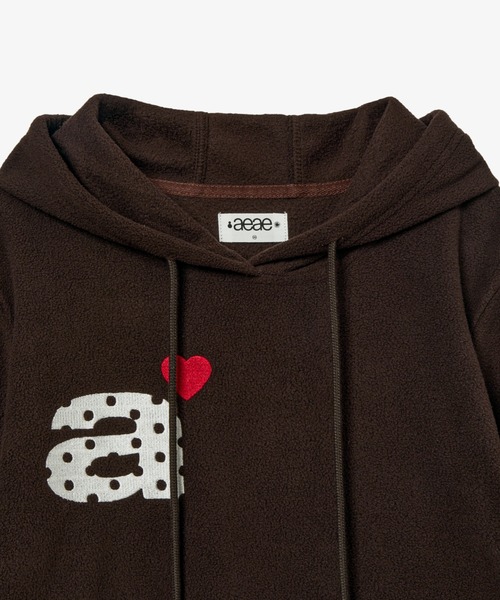 aeae（エーイーエーイー）の「DOT SMALL LETTER LOGO FLEECE HOODIE（その他アウター・レディース・ブラウン/ホワイト/ネイビー・MEDIUM/SMALL）」の9枚目の写真