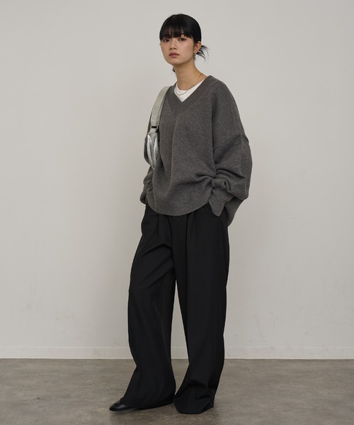 NOGLE(ノグル)の「【NOGLE/ノグル】深Vネックルーズリブニット(ニット/セーター・レディース・グレイッシュベージュ/グレー/オートミール/ブラック/ブラウン/ネイビー/レッド・FREE)」の16枚目の写真