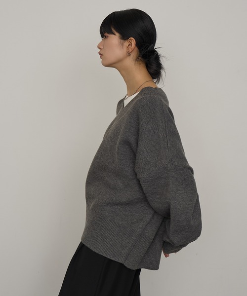 NOGLE(ノグル)の「【NOGLE/ノグル】深Vネックルーズリブニット(ニット/セーター・レディース・グレイッシュベージュ/グレー/オートミール/ブラック/ブラウン/ネイビー/レッド・FREE)」の11枚目の写真