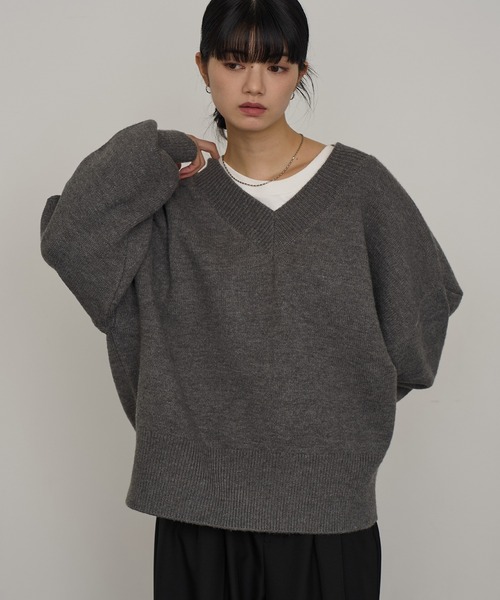 NOGLE(ノグル)の「【NOGLE/ノグル】深Vネックルーズリブニット(ニット/セーター・レディース・グレイッシュベージュ/グレー/オートミール/ブラック/ブラウン/ネイビー/レッド・FREE)」の13枚目の写真