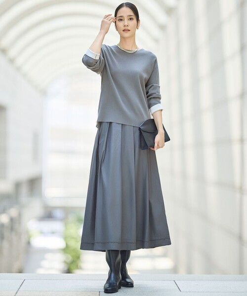 自由区(ジユウク)の「レーヨンストレッチベーシックシルエット ニット(ニット/セーター・レディース・ブラック系/イエロー系/ワイン系/ライトグレー系・32)」の5枚目の写真
