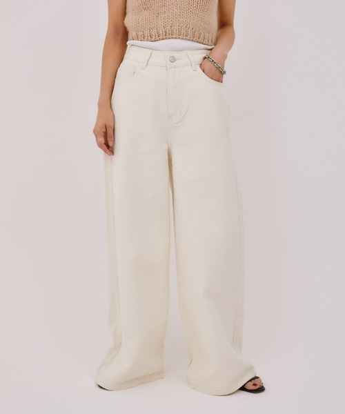 LIENCOEUR(リアンクール)の「ソフトフレアストレートデニム(デニムパンツ・レディース・ブラック/ブラウン/アイボリー・FREE)」の2枚目の写真