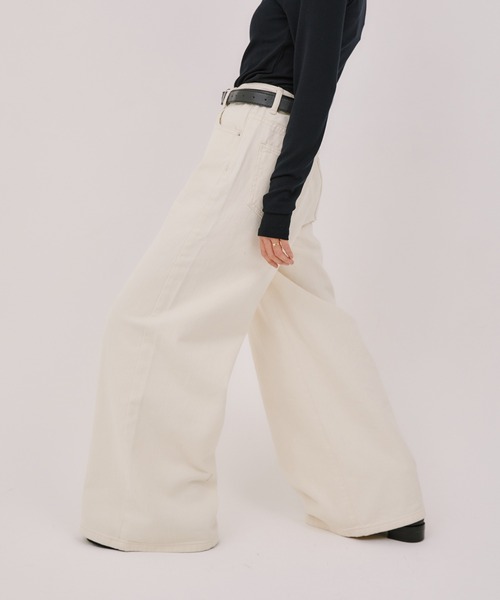 LIENCOEUR(リアンクール)の「ソフトフレアストレートデニム(デニムパンツ・レディース・ブラック/ブラウン/アイボリー・FREE)」の6枚目の写真