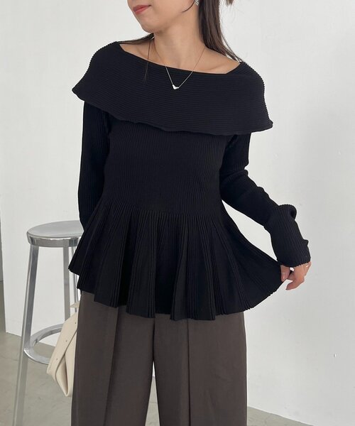 CAPRICIEUX LE'MAGE（カプリシューレマージュ）の「フレアボートネックニット（ニット/セーター・レディース・ブラック/ブラウン/ベージュ・FREE）」の2枚目の写真